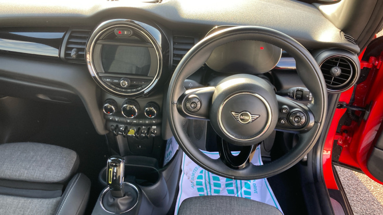 MINI Hatchback 135kW Cooper S Level 2 33kWh 3dr Auto Electric Hatchback